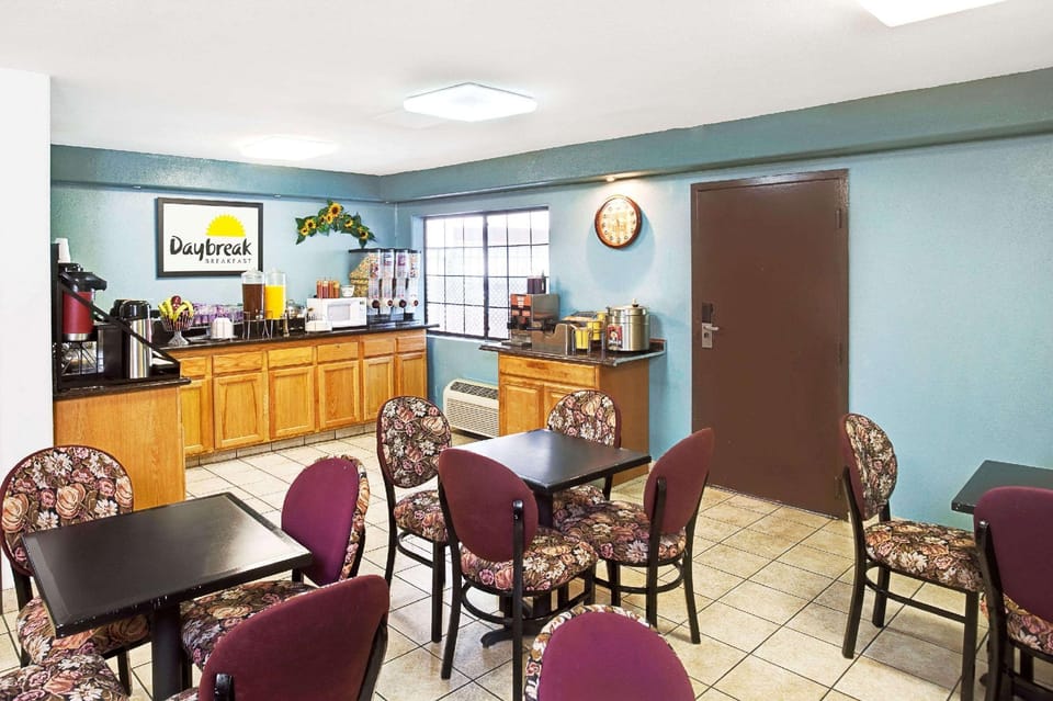 Days Inn & Suites by Wyndham Artesia Hotel in Artesia