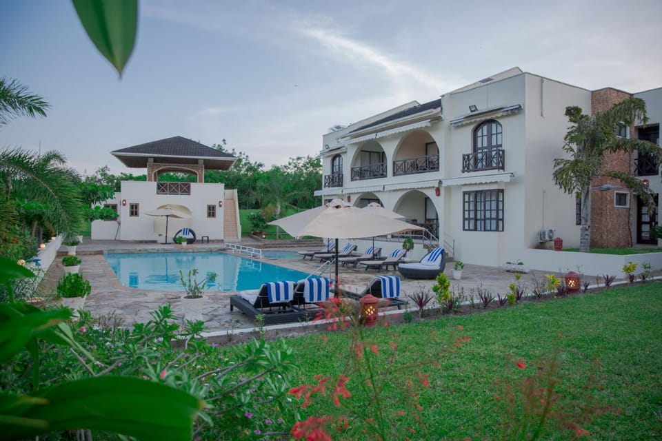 Mzima Beach Residences - Diani Beach Hotel in Kenya
