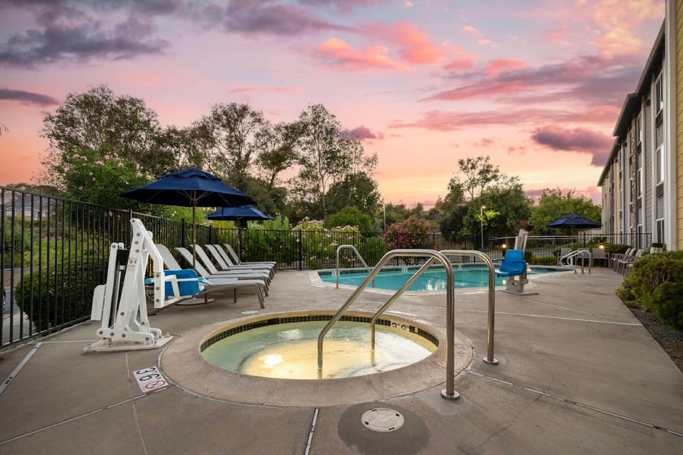 Best Western Plus Heritage Inn Hotel in Benicia