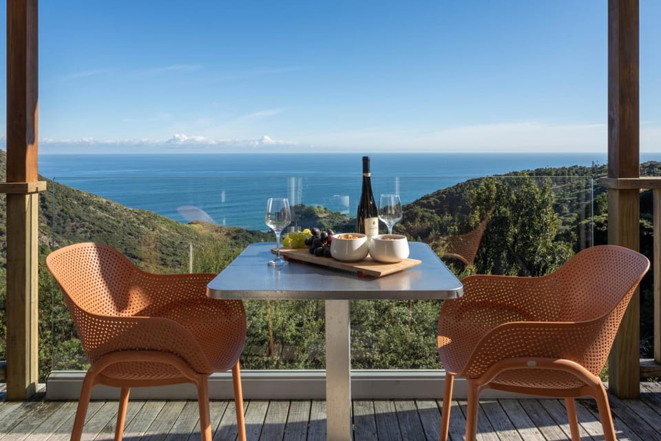 Romantic Piha Hotel in Auckland