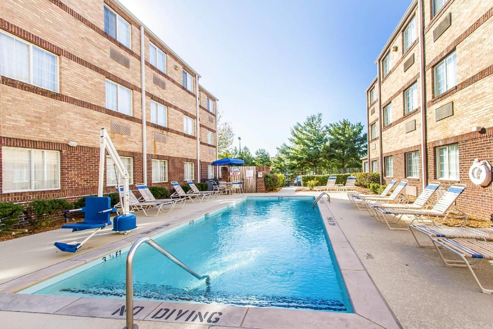 MainStay Suites Brentwood-Nashville Hotel in Brentwood