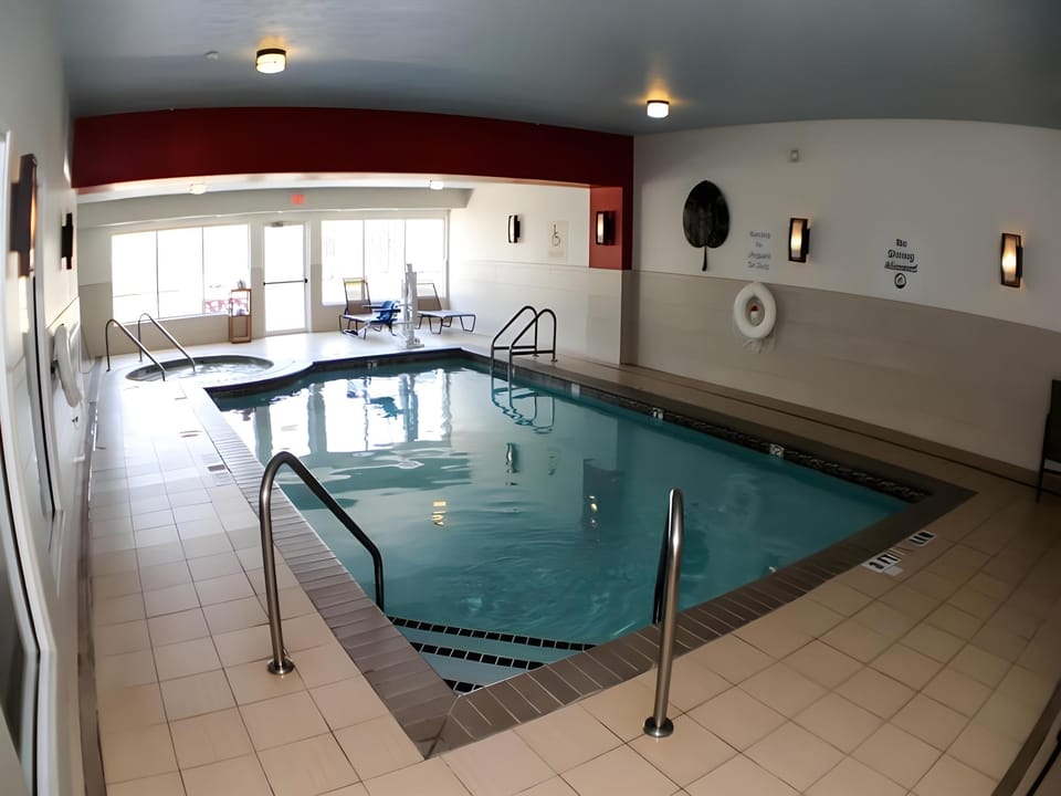 Holiday Inn Express Indianapolis North-Carmel By IHG Hotel in Carmel