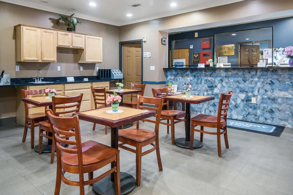 Rodeway Inn Carrollton I-35E Hotel in Carrollton