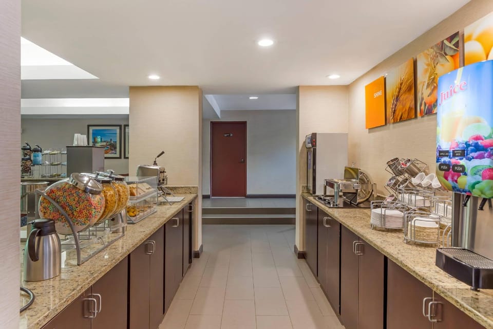 Comfort Suites Regency Park Hotel in Cary