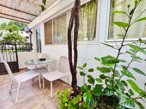 Apartments Gvozdenovic Hotel in Budva Municipality
