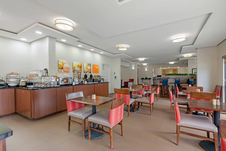 Comfort Inn & Suites Covington - Mandeville Hotel in Mississippi