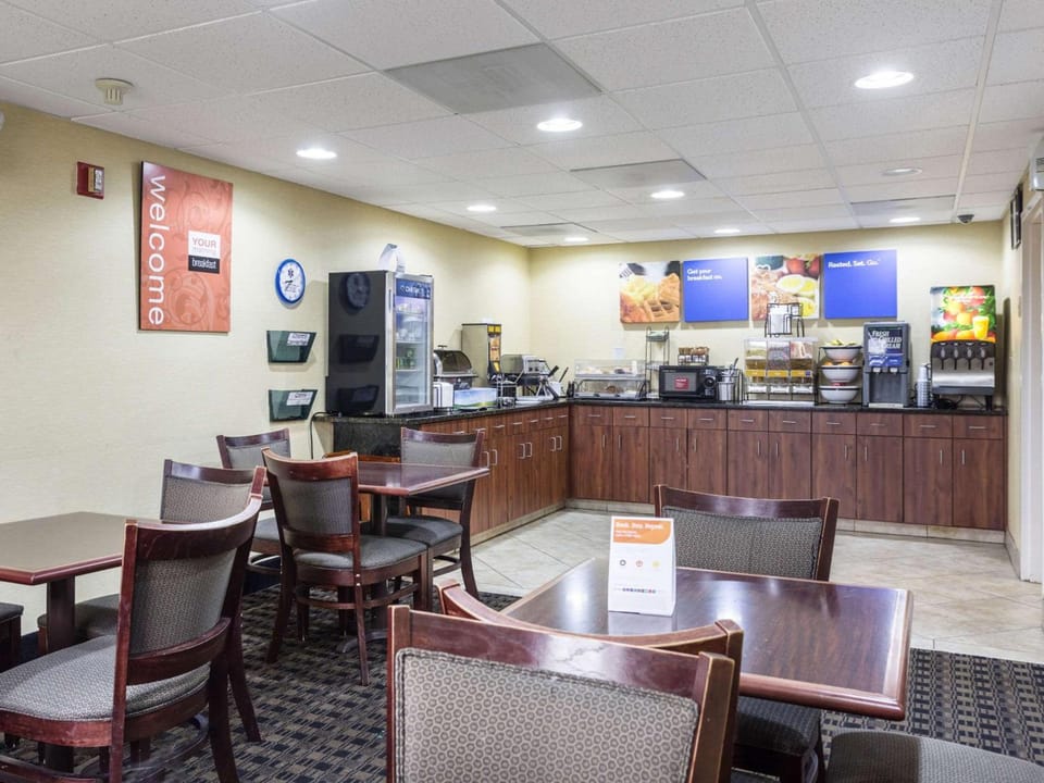 Comfort Inn Decatur Priceville Hotel in Decatur