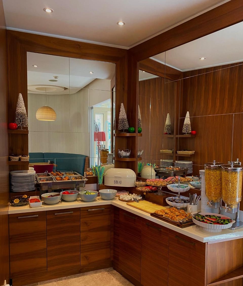 Hotel Atina Hotel in Budva