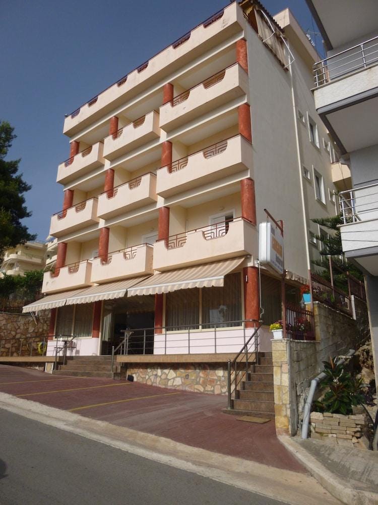 Hotel Chicago Hotel in Sarandë