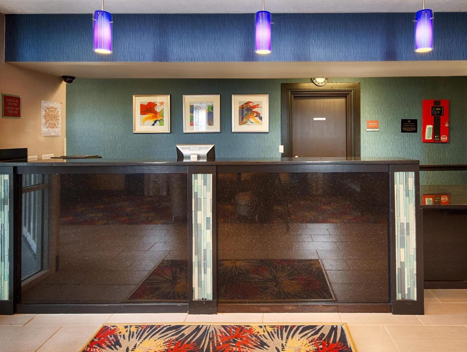 Best Western Inn Hotel in Lake Erie