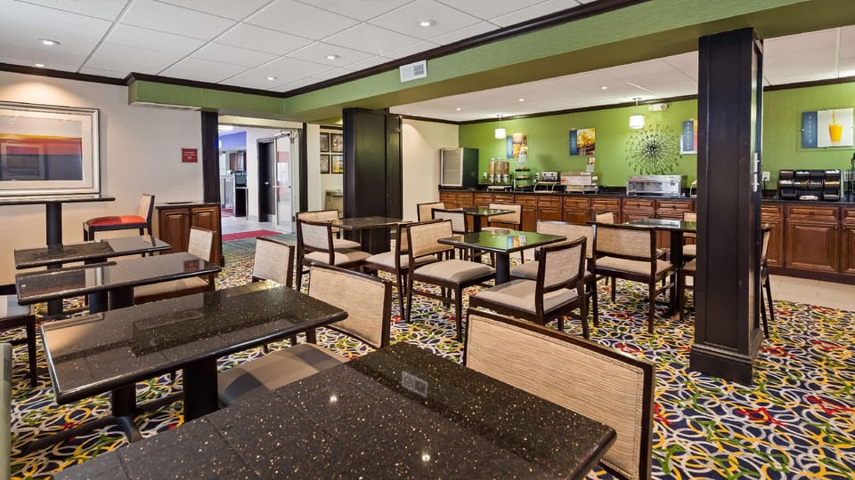 Best Western Inn Hotel in Lake Erie
