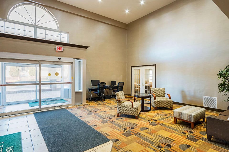 Quality Inn Fairmont Hotel in Shenandoah Valley