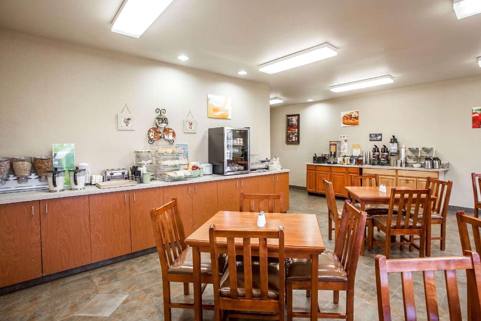 Quality Inn & Suites Federal Way - Seattle Hotel in Federal Way