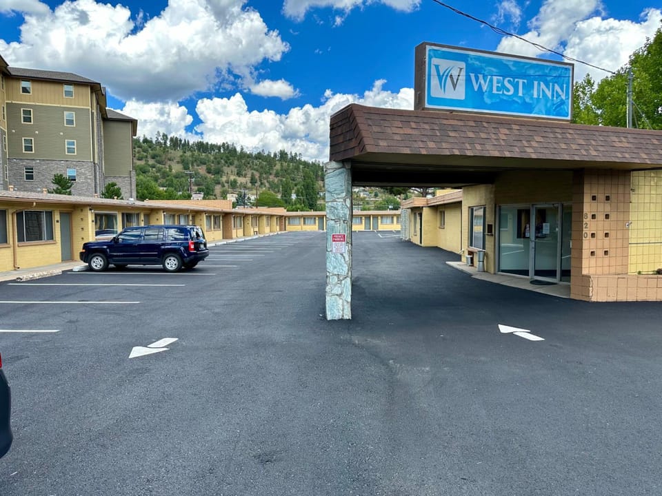 West Inn NAU - Downtown Flagstaff Motel in Flagstaff