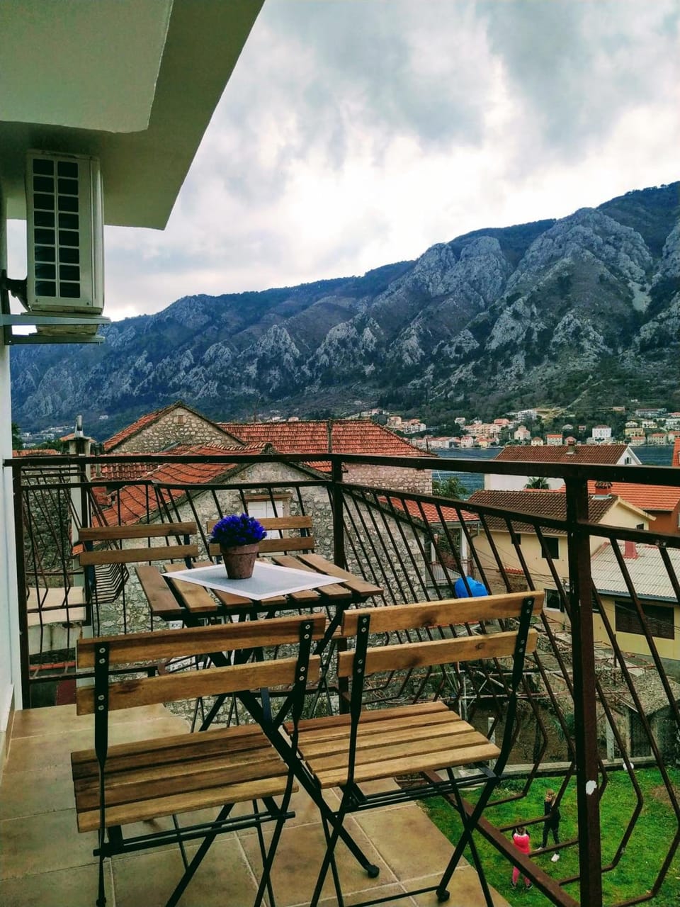 Rooms & Apartments Vukasovic Hotel in Dobrota