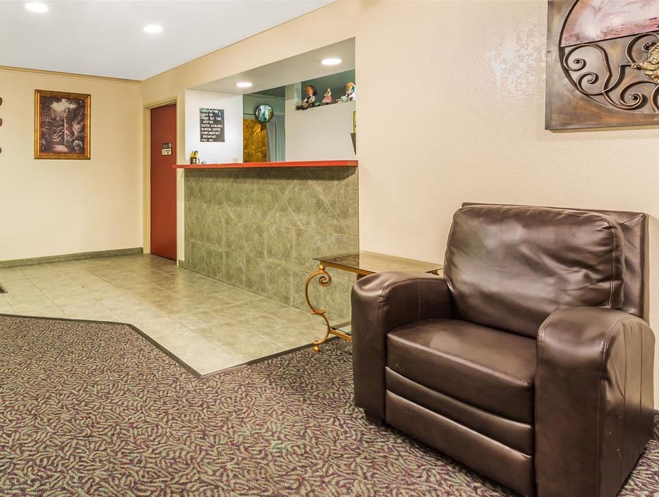 Greeley Valley Lodge Hotel in Greeley