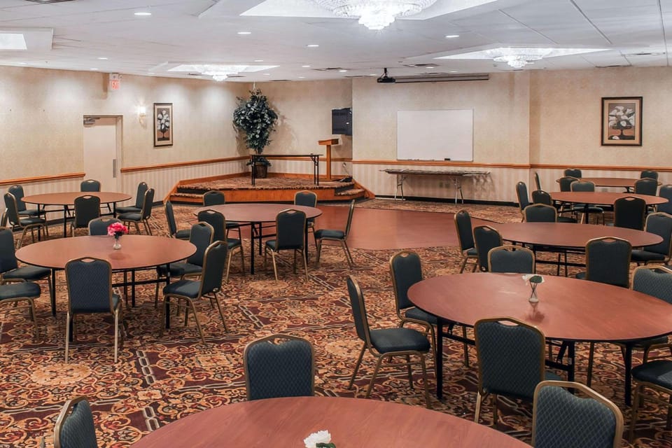 Quality Inn Hackettstown - Long Valley Hotel in Pocono Mountains