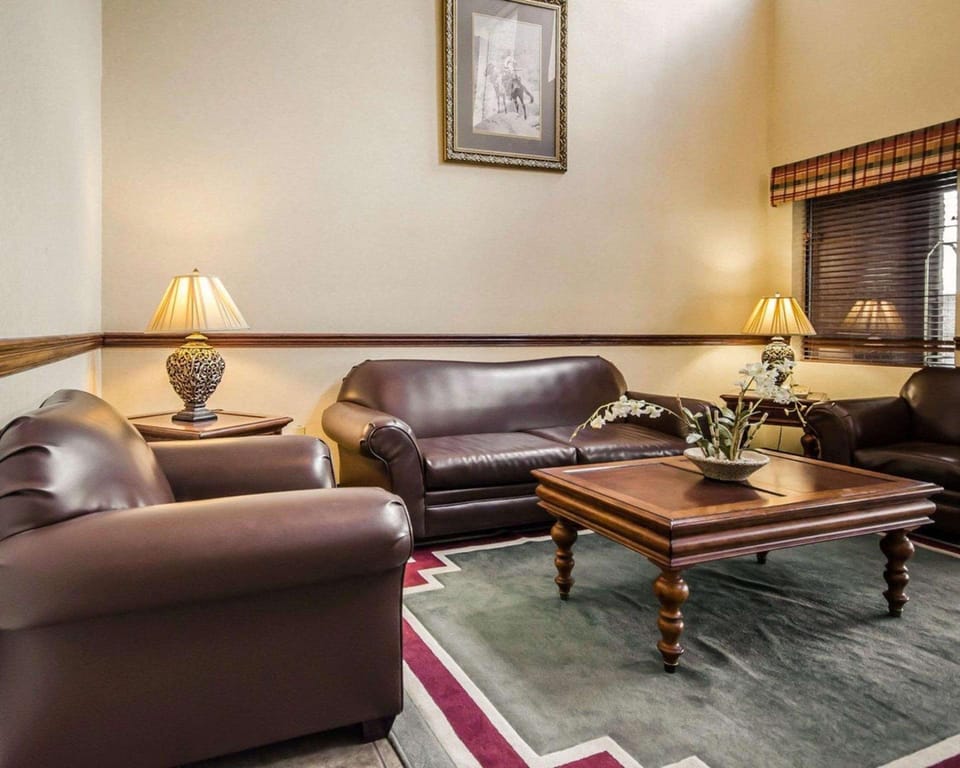 Quality Suites Jeffersonville - Louisville North Hotel in Clarksville