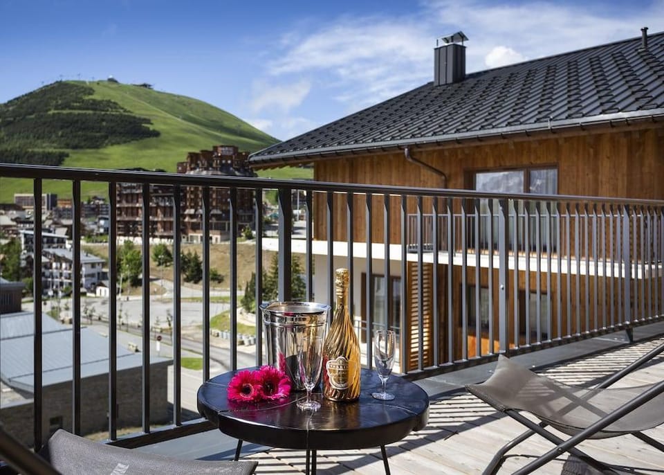 Chalet Des Neiges Residence Daria-I Nor Hotel in Huez