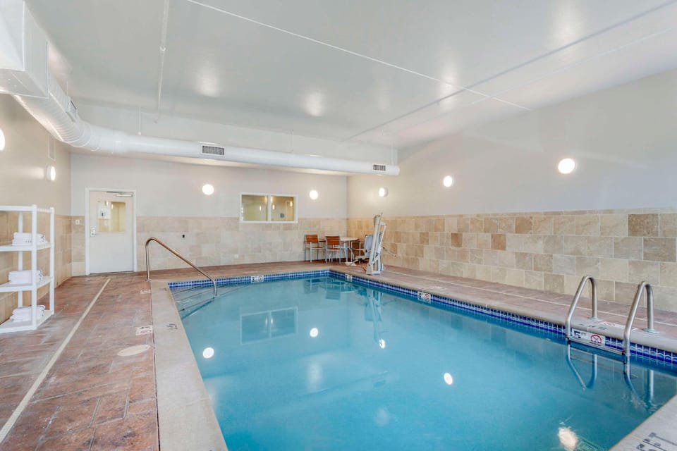 Comfort Suites Knoxville East Hotel in Knoxville