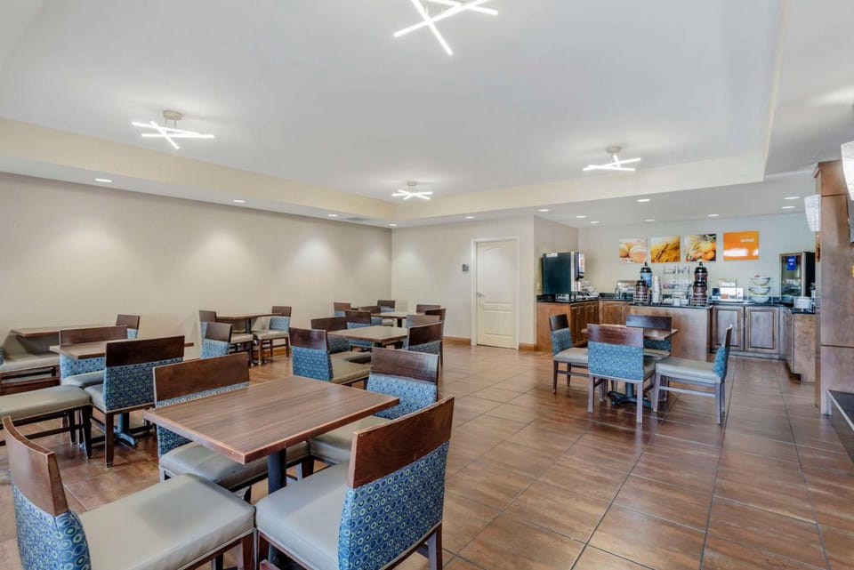 Comfort Suites Knoxville East Hotel in Knoxville