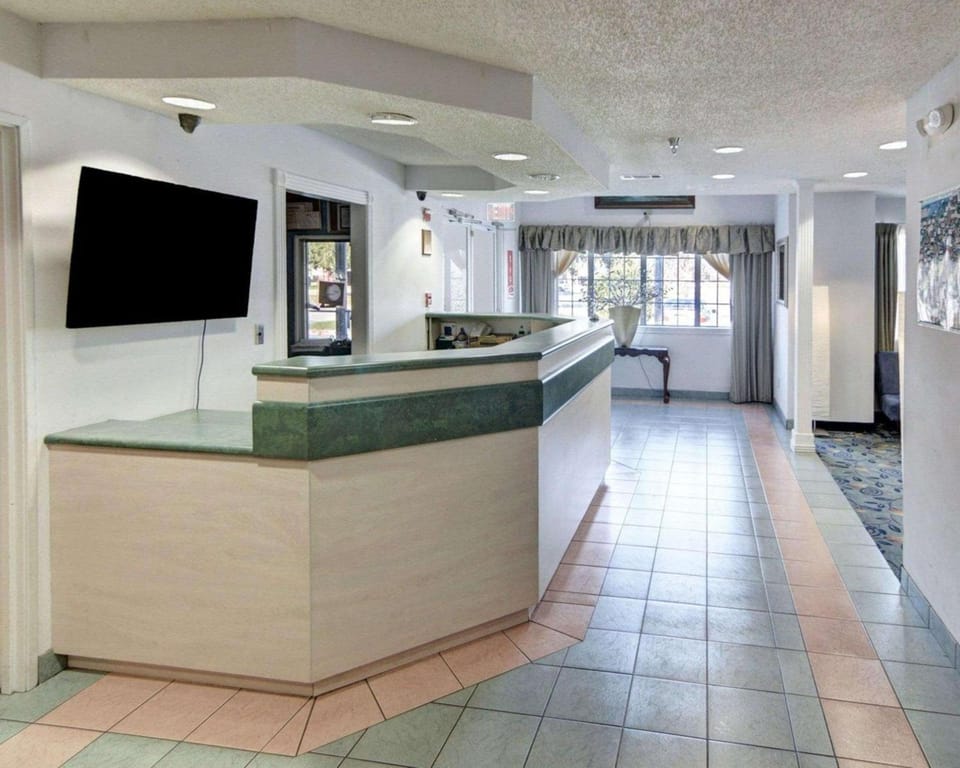 Rodeway Inn & Suites Lewisville I-35 Hotel in Lewisville