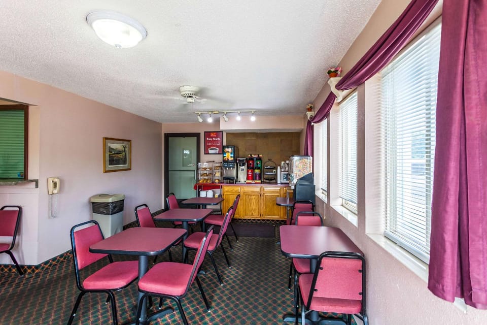 Econo Lodge Hotel in Lincoln
