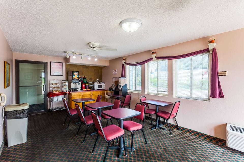 Econo Lodge Hotel in Lincoln
