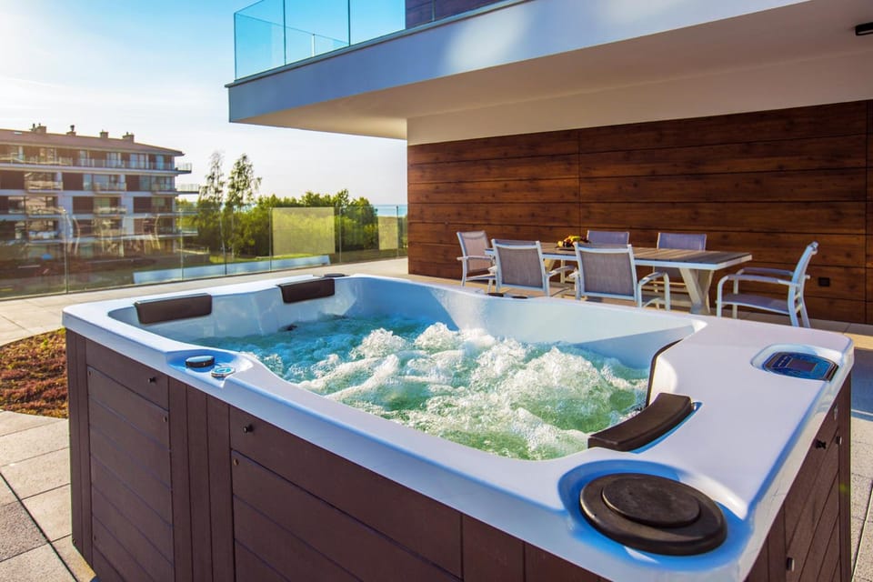 Hot tub