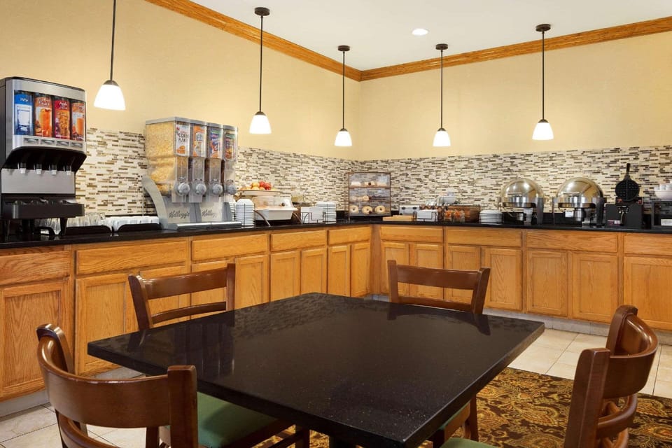 Country Inn & Suites by Radisson, Macedonia - Northfield Hotel in Ohio