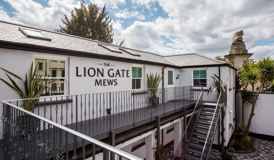 The Lion Gate Mews Hotel in Molesey
