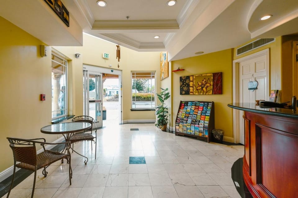 Gateway Inn and Suites Hotel in San Bruno