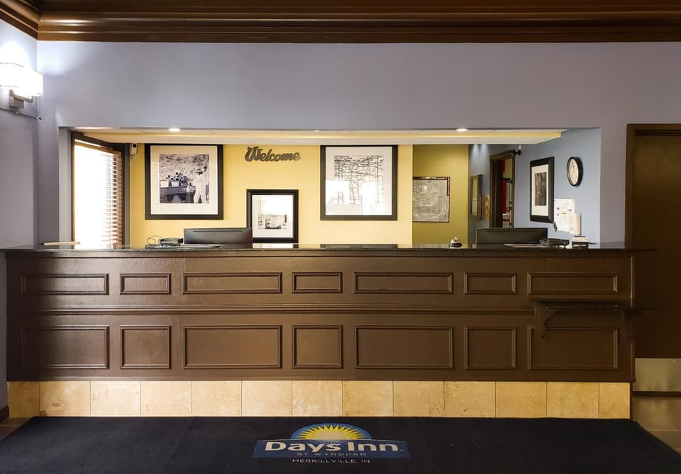 Days Inn & Suites by Wyndham Merrillville Hotel in Hobart