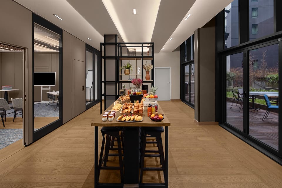 Courtyard by Marriott Paris Porte de Versailles Hotel in Issy-les-Moulineaux