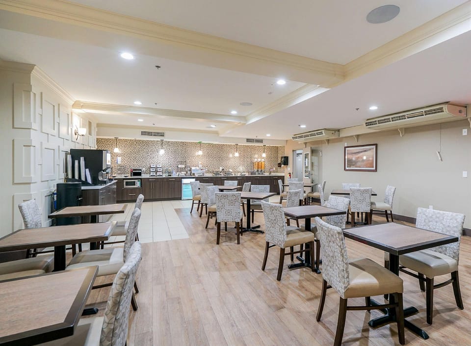 Best Western Peace Arch Inn Hotel in Surrey