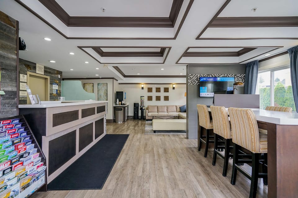 Best Western Peace Arch Inn Hotel in Surrey