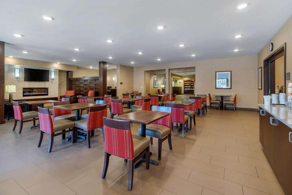 Comfort Inn & Suites Northern Kentucky Hotel in Covington