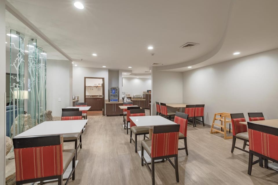 Comfort Suites Perrysburg - Toledo South Hotel in Perrysburg