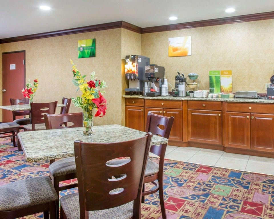 Quality Inn & Suites Hotel in Meriden