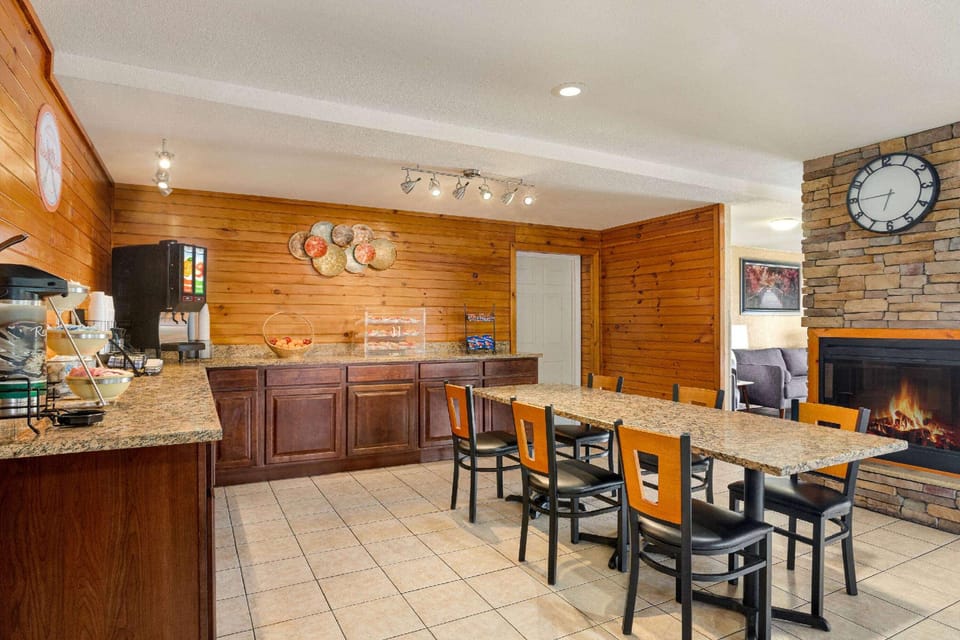 Howard Johnson by Wyndham Pigeon Forge Hotel in Pigeon Forge