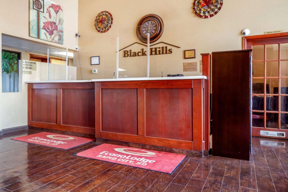 Econo Lodge Black Hills Hotel in Rapid City