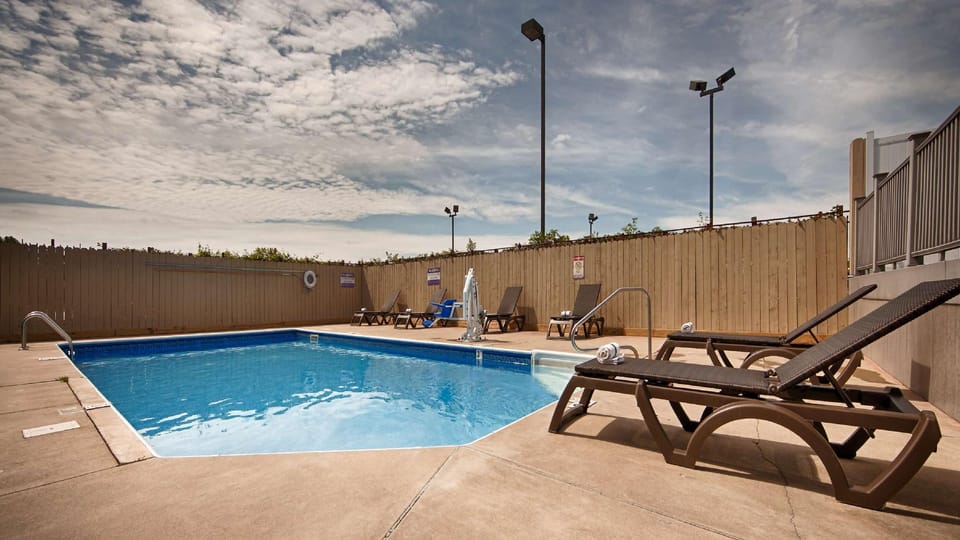 Best Western Crossroads Inn Hotel in Indiana