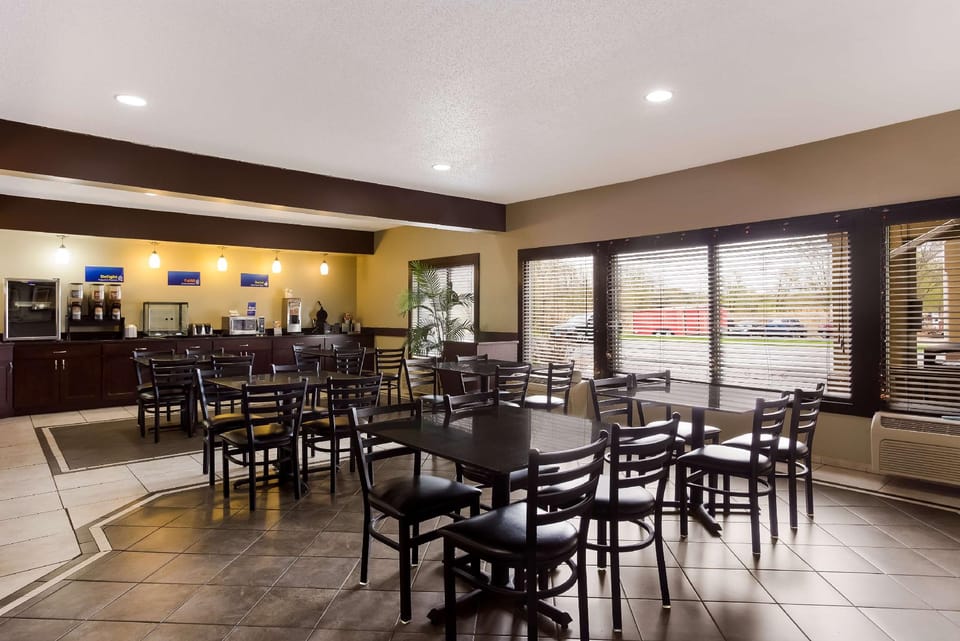 Best Western Crossroads Inn Hotel in Indiana