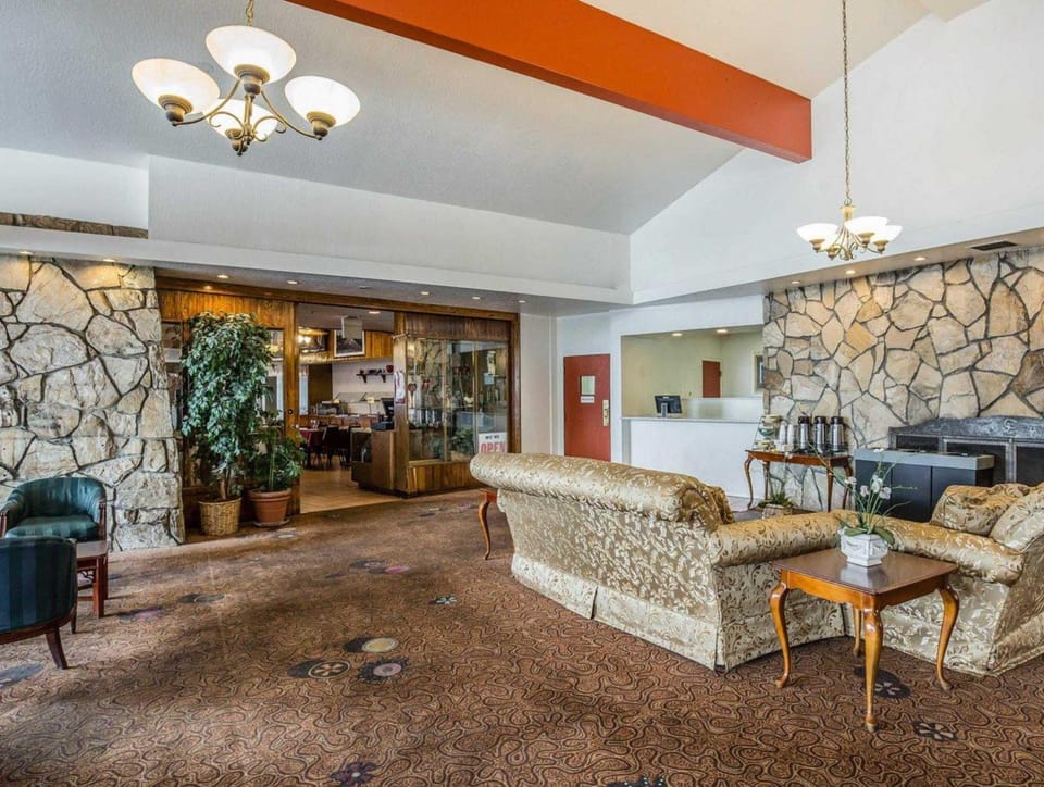 Econo Lodge Near Reno-Sparks Convention Center Hotel in Reno