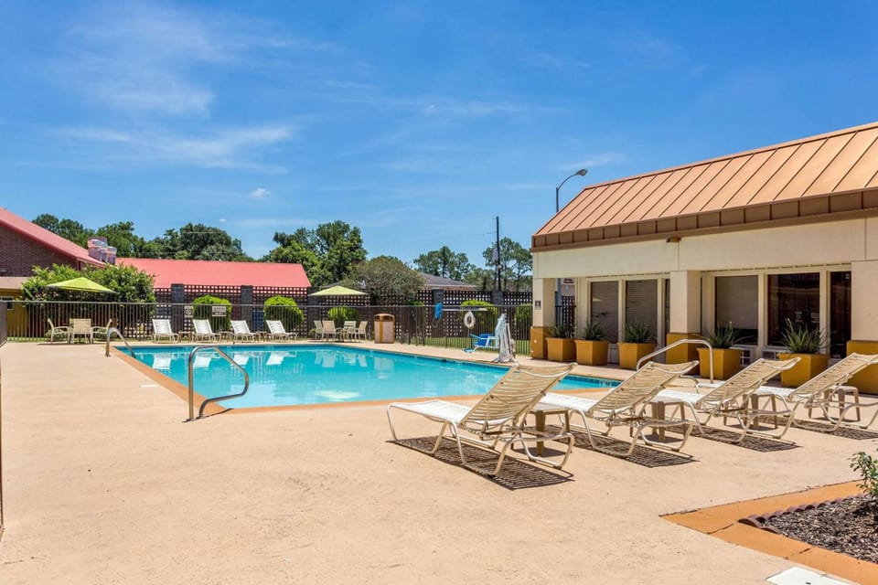 Quality Inn & Suites Baton Rouge West - Port Allen Hotel in Mississippi