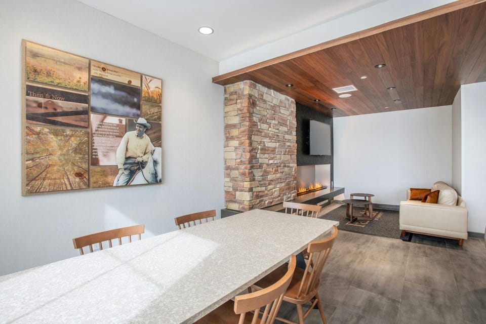 Fairfield by Marriott Inn & Suites Newport Cincinnati Hotel in Bellevue