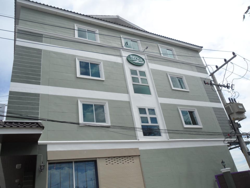 Tisaraporn Resident Motel in Bangkok