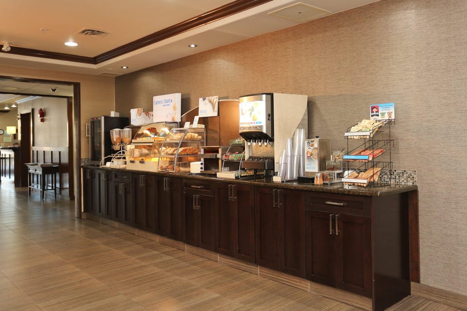 Holiday Inn Express Hotel & Suites Vernon By IHG Hotel in Vernon