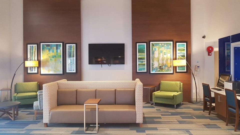 Holiday Inn Express and Suites Surrey By IHG Hotel in Surrey