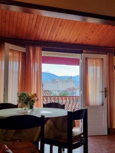 Apartments and rooms by the sea Vrboska (Hvar) - 540 Hotel in Vrboska